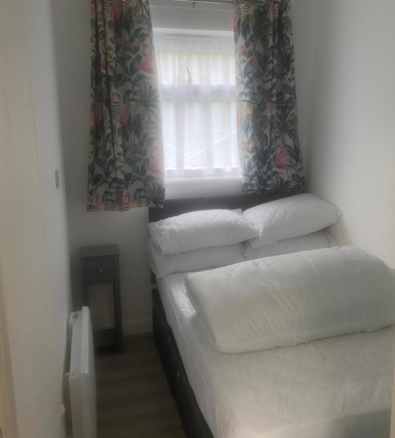Ground Floor Apartment Брін Екстер'єр фото